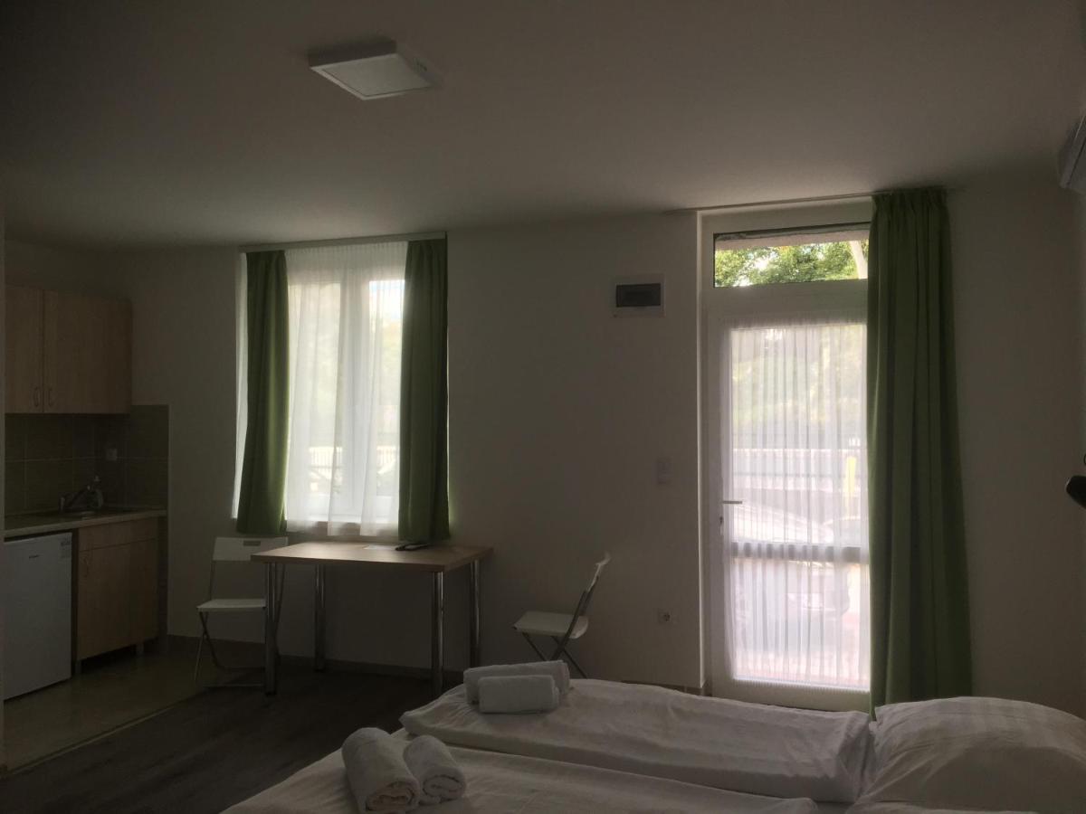 Apartmanhotel Baraton*** Балатонфюред Екстер'єр фото